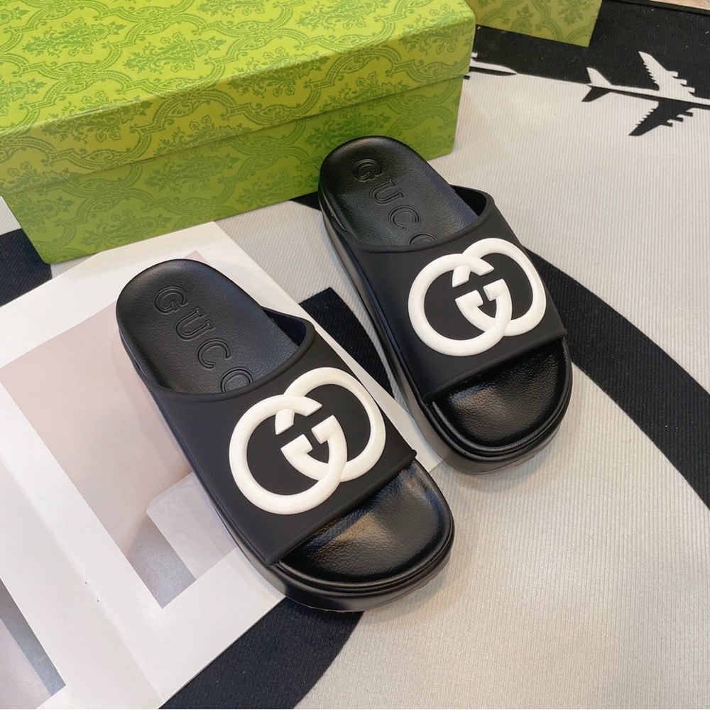 Gucci slippers